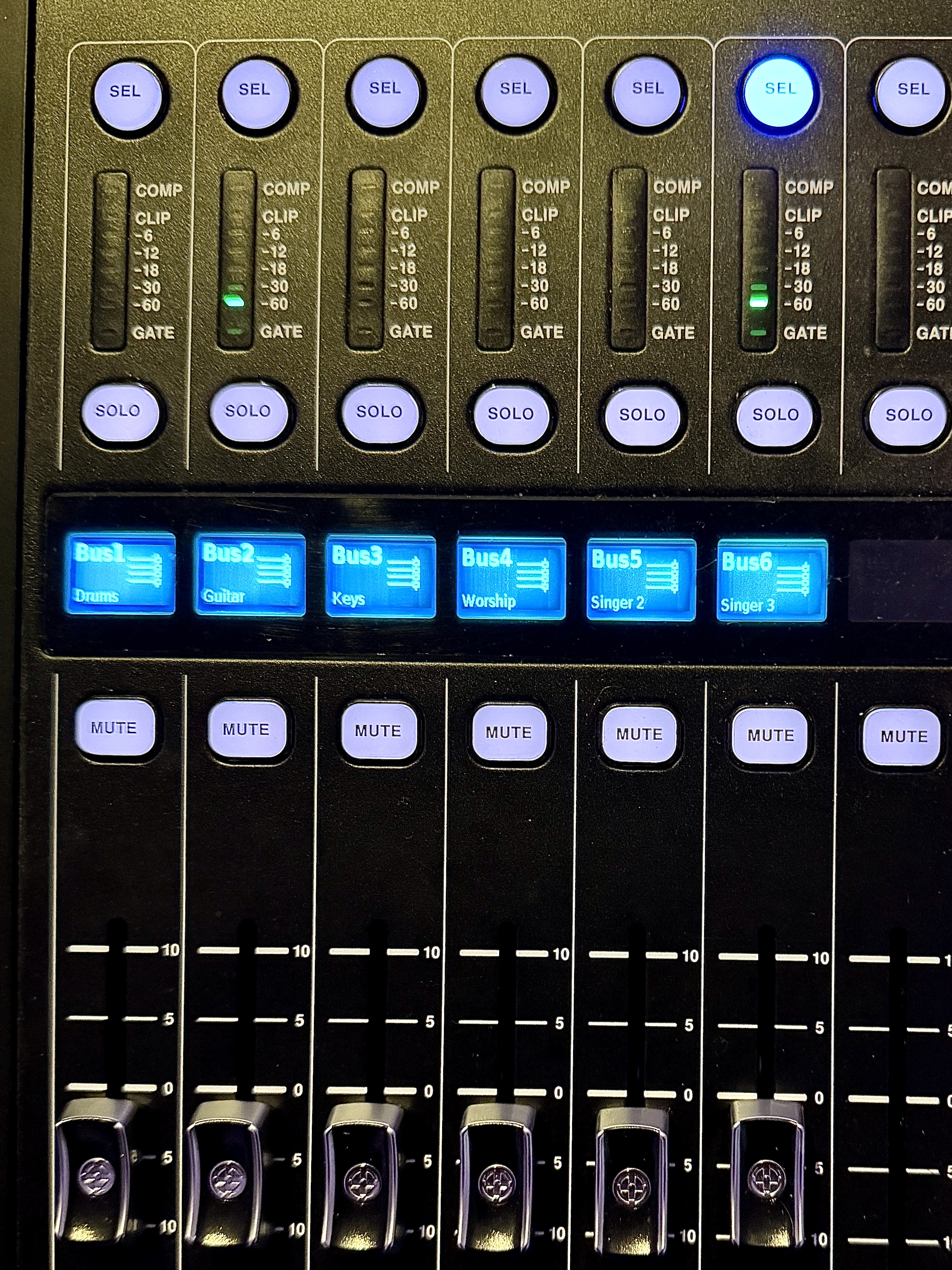 Reference photograph showing Singer 3 and its SEL control